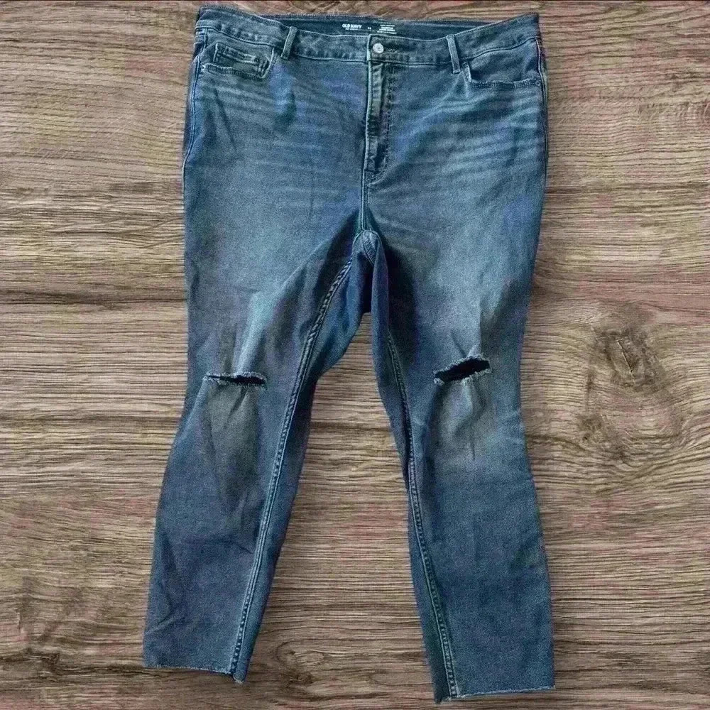Old Navy Women’s Plus Extra high rise rockstar super skinny jeans size 24